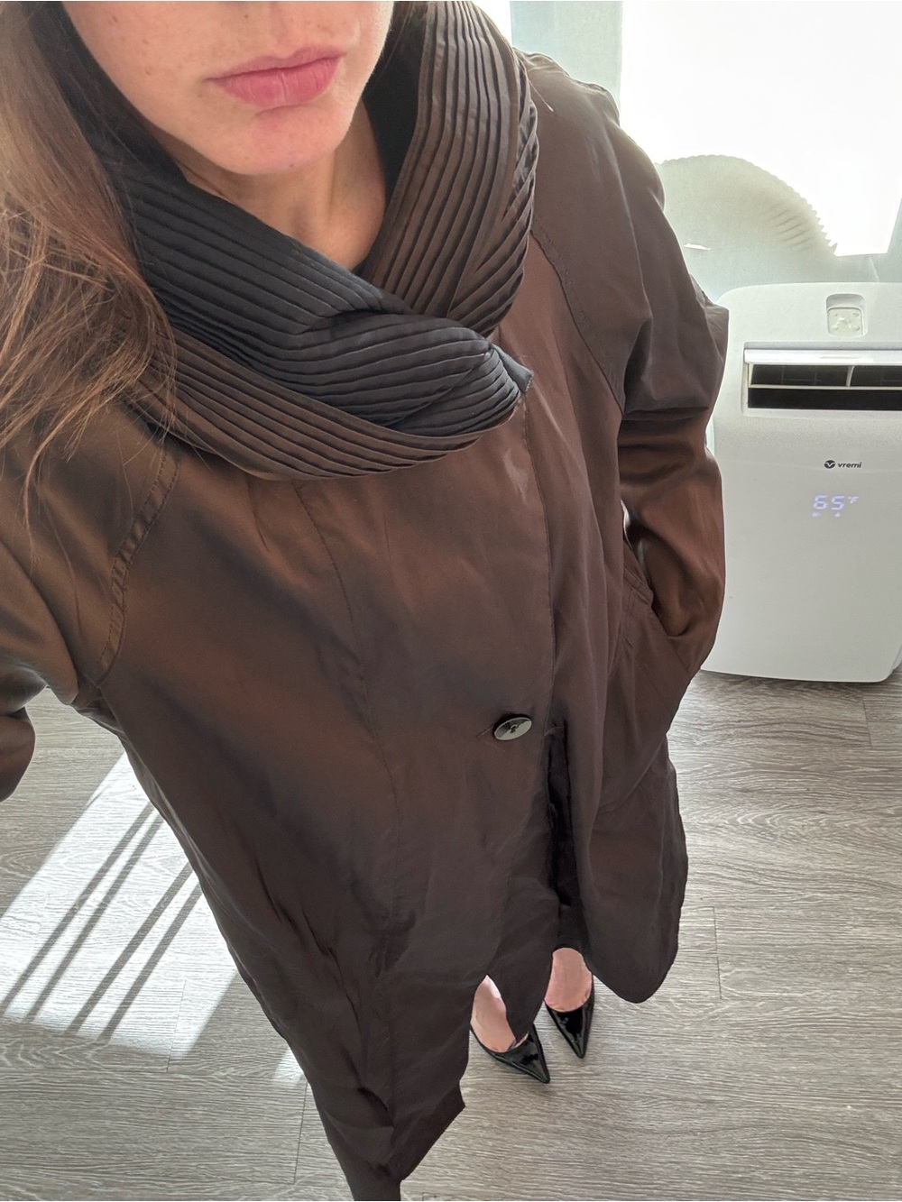 Vintage Women's Brown Trench Coat with Pleated Collar